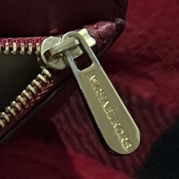 Michael Kors wallet - Picture 7 of 7